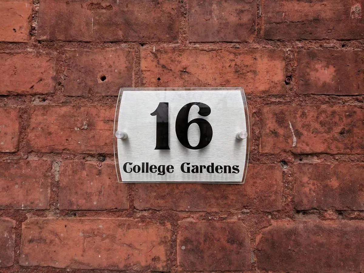 아파트 Apt 4, 16 College Gardens 호텔 벨파스트 영국